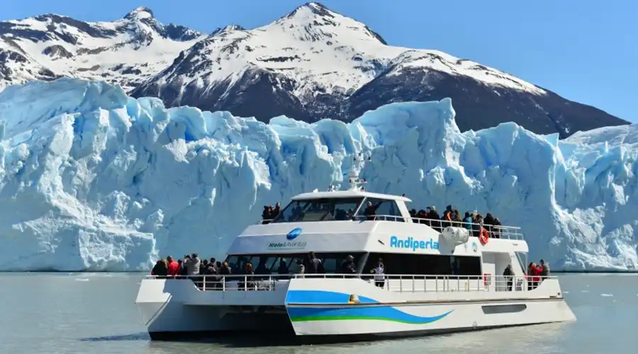 Glaciar Perito Moreno excursiones catamaran