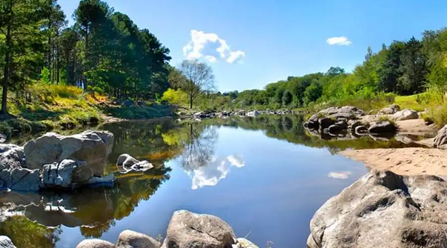 los reartes pueblo pintoresco rio